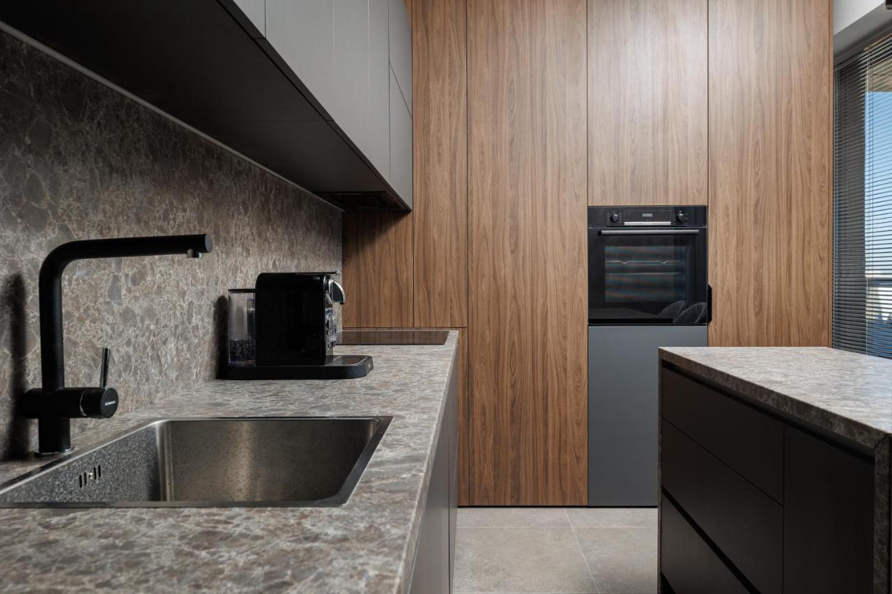 Mandala Designer Apartments With Free Private Parking, Near Mall Coresi Брашов Екстер'єр фото