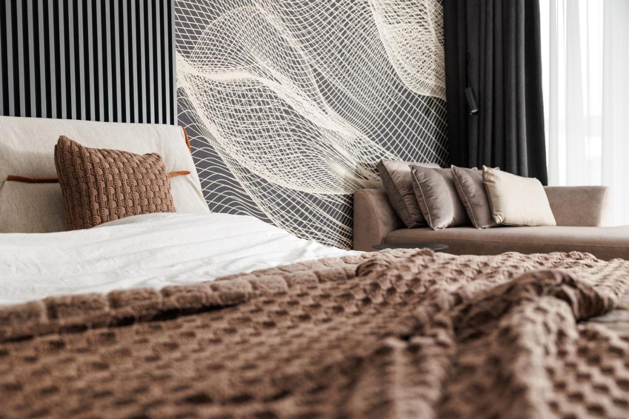 Mandala Designer Apartments With Free Private Parking, Near Mall Coresi Брашов Екстер'єр фото
